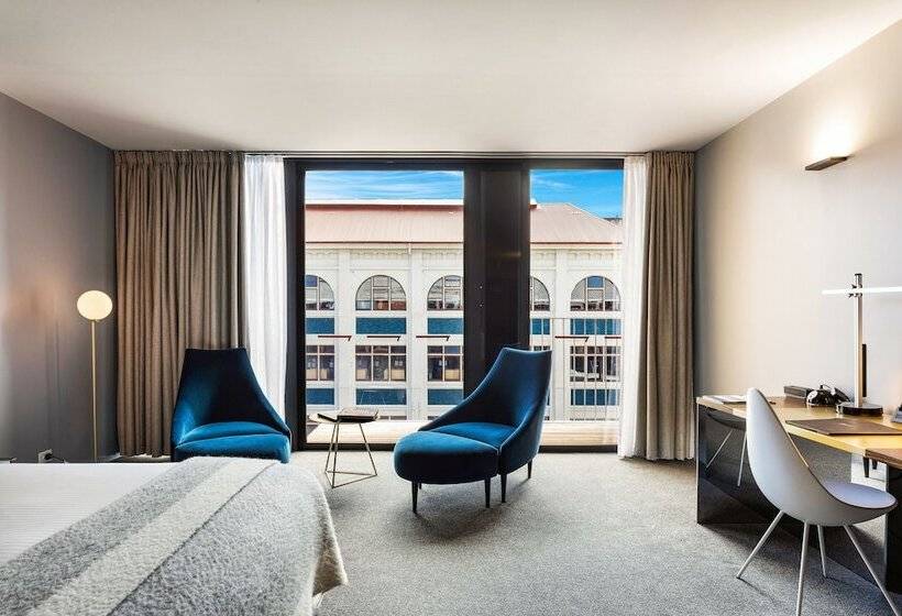 スタンダードルーム, Macq 01