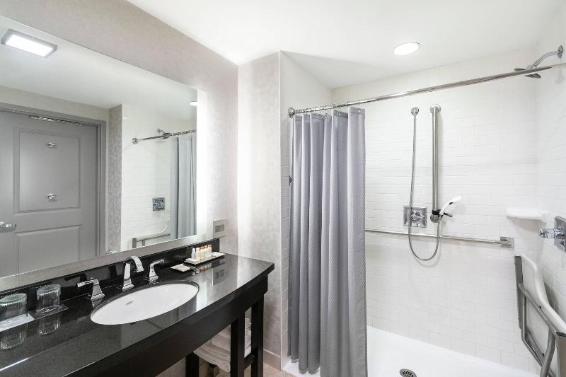 スーペリアールーム, Macq 01