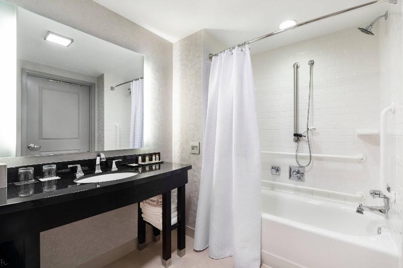 スーペリアールーム, Macq 01