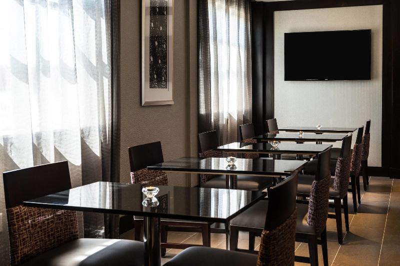 スーペリアールーム, Macq 01