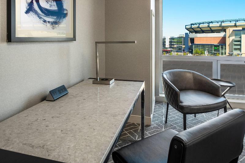 スーペリアールーム, Macq 01