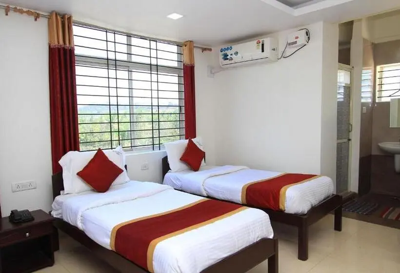 Classic Kolmen Hengen Huone, Oyo Rooms Bidadi