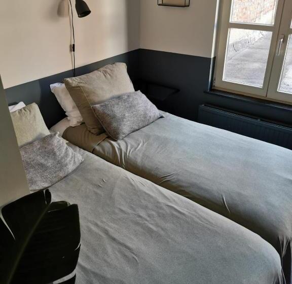 اتاق استاندارد, Milk And Cookies