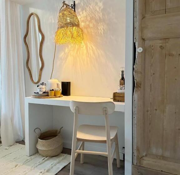 اتاق اکونومی, Milk And Cookies