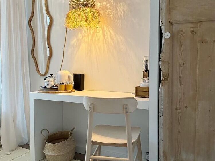 اتاق استاندارد, Milk And Cookies