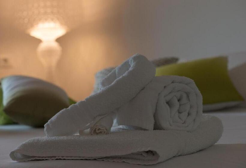 带大床的标准间, P&g Design By Lago Welcome Enna