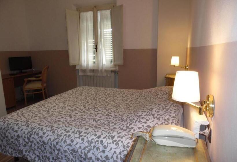 Номер Стандарт, Albergo Livorno