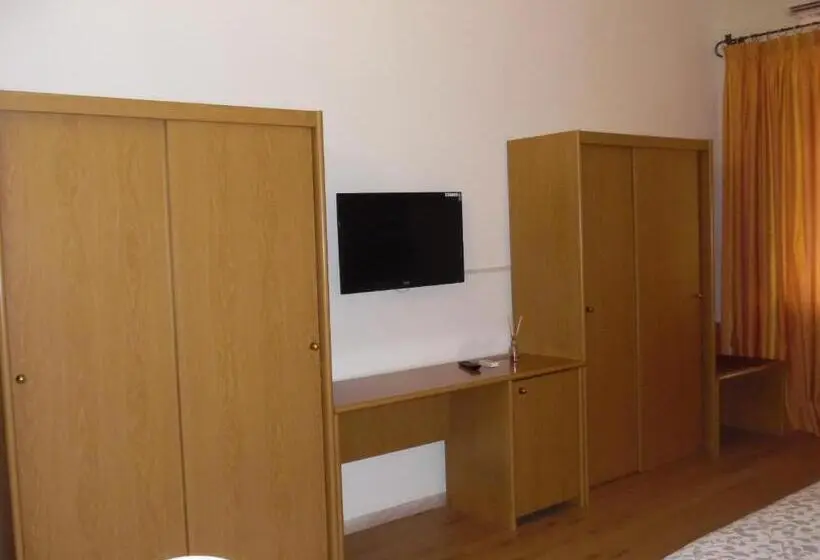 スタンダードトリプルルーム, Albergo Livorno
