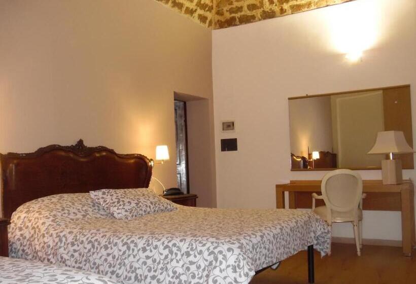 חדר סטנדרט לשלושה, Albergo Livorno