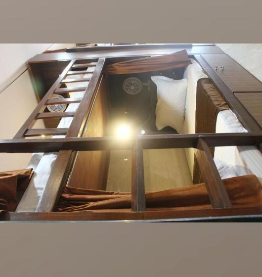 Standard Yhden Hengen Huone Jaettu Kylpyhuone, Awesome Dormitory Male Only