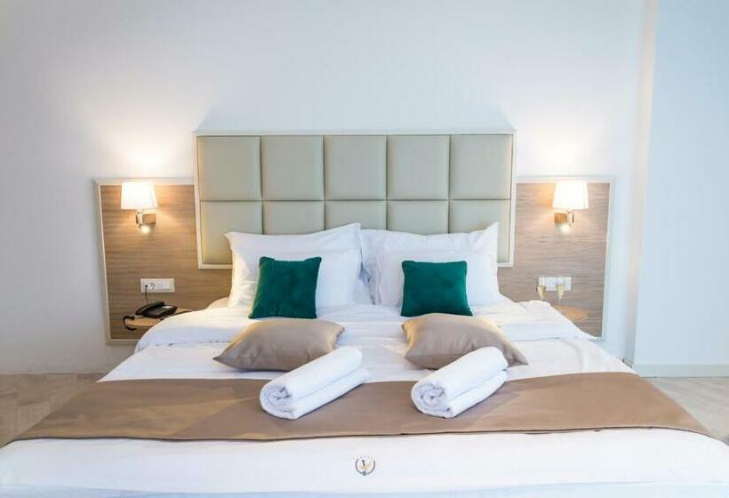 اتاق لوکس با بالکن و چشمانداز دریا, Kadmo By Aycon