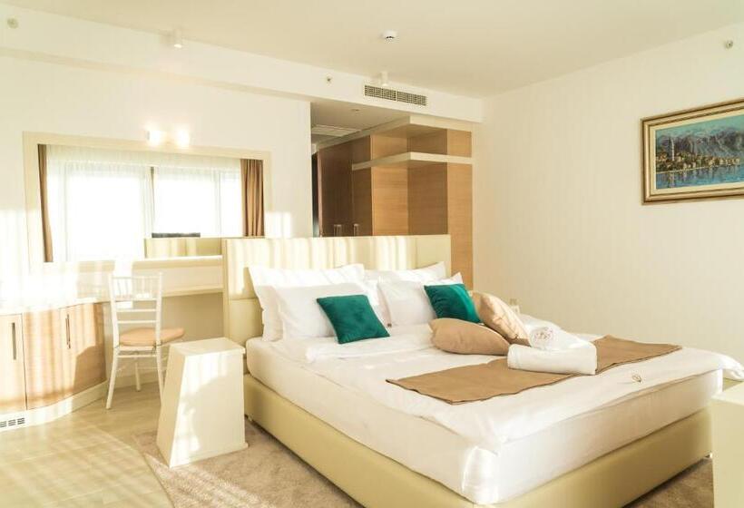 اتاق لوکس با بالکن و چشمانداز دریا, Kadmo By Aycon