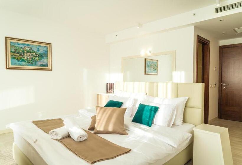 اتاق لوکس با بالکن و چشمانداز دریا, Kadmo By Aycon