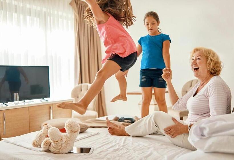 اتاق لوکس با بالکن و چشمانداز دریا, Kadmo By Aycon