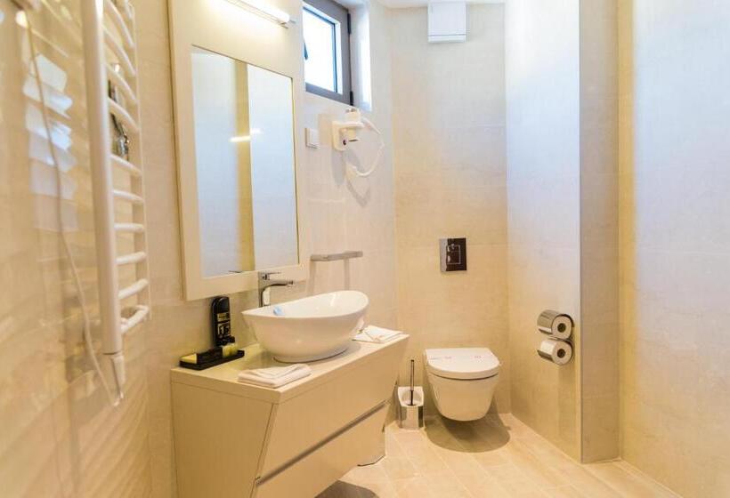 اتاق استاندارد با بالکن, Kadmo By Aycon