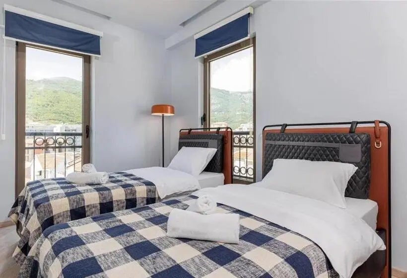 3 Bedroom Suite, Kadmo By Aycon