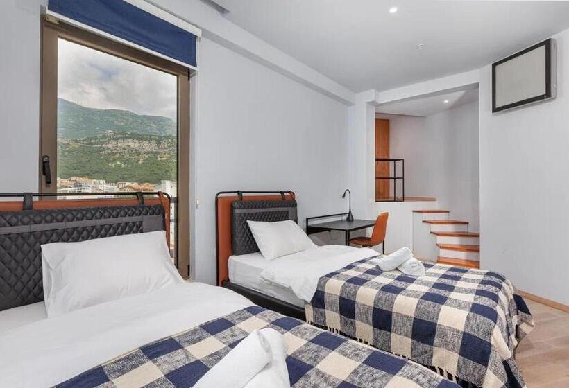 3 Bedroom Suite, Kadmo By Aycon