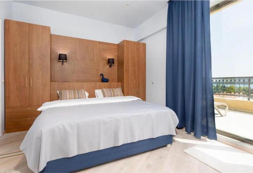 3 Bedroom Suite, Kadmo By Aycon