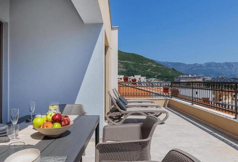 3 Bedroom Suite, Kadmo By Aycon