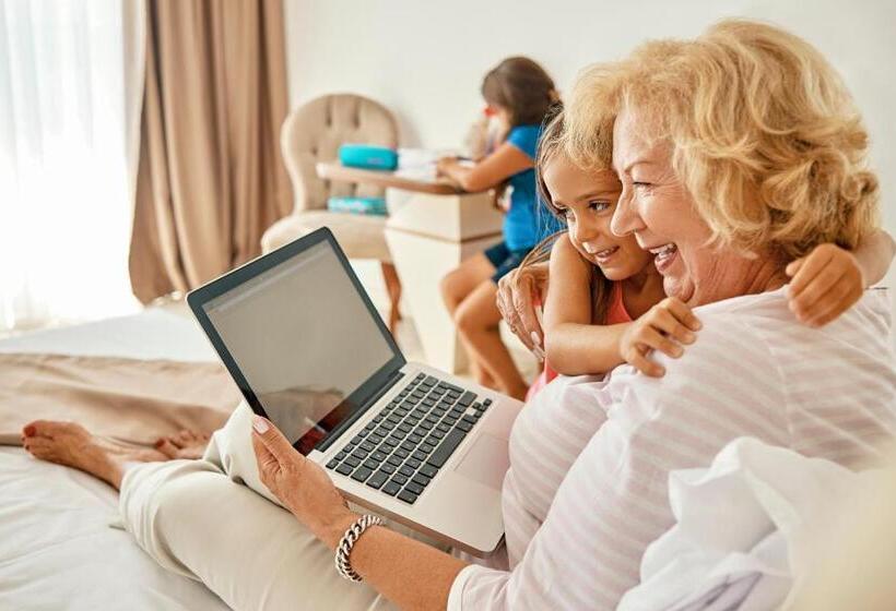 اتاق لوکس با بالکن, Kadmo By Aycon