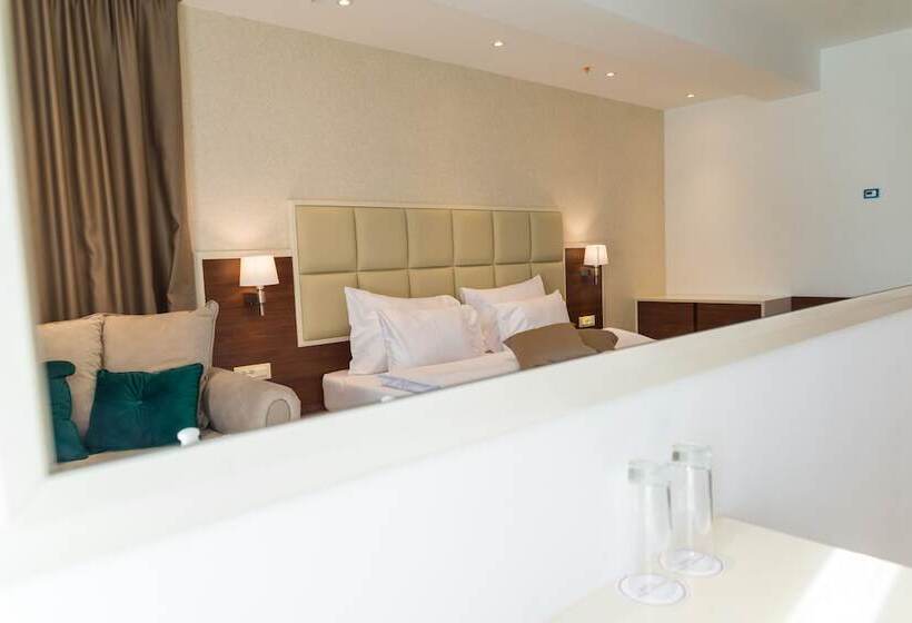 اتاق خانوادگی, Kadmo By Aycon