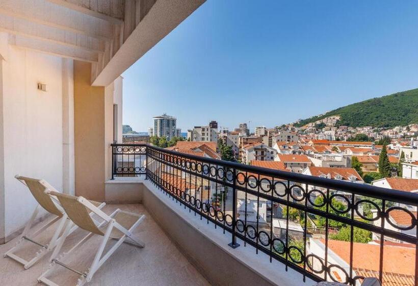 اتاق لوکس با بالکن, Kadmo By Aycon