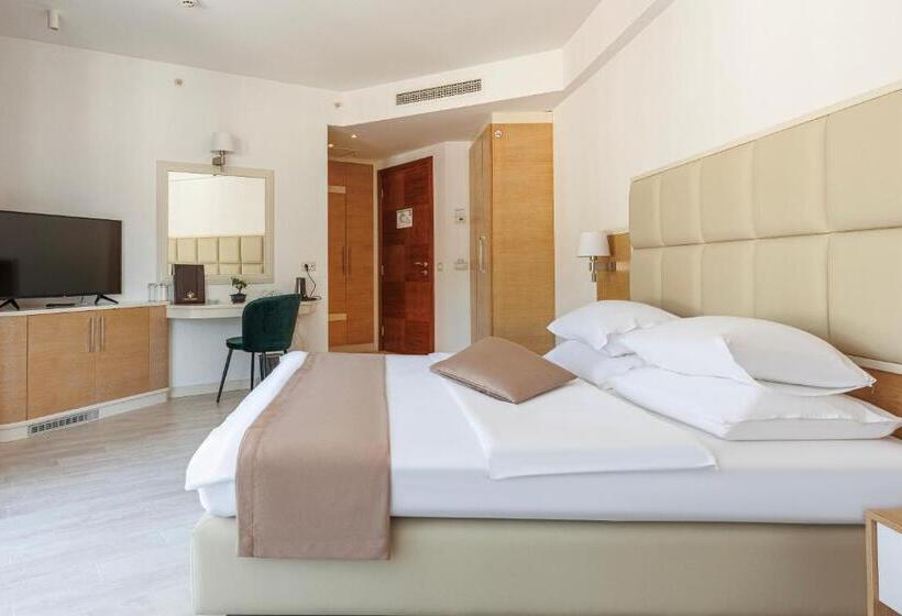 اتاق لوکس با بالکن, Kadmo By Aycon