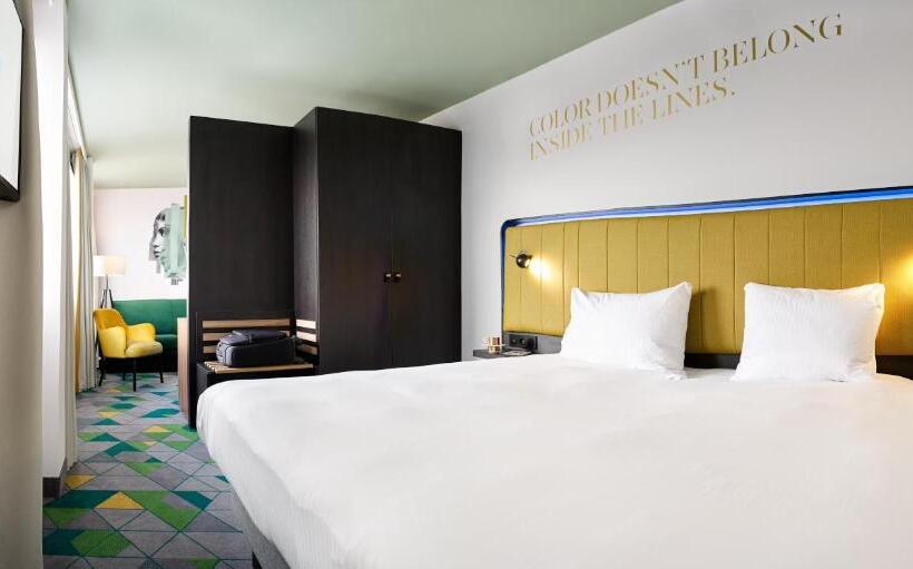 جناح جونيور, Park Inn By Radisson Hasselt