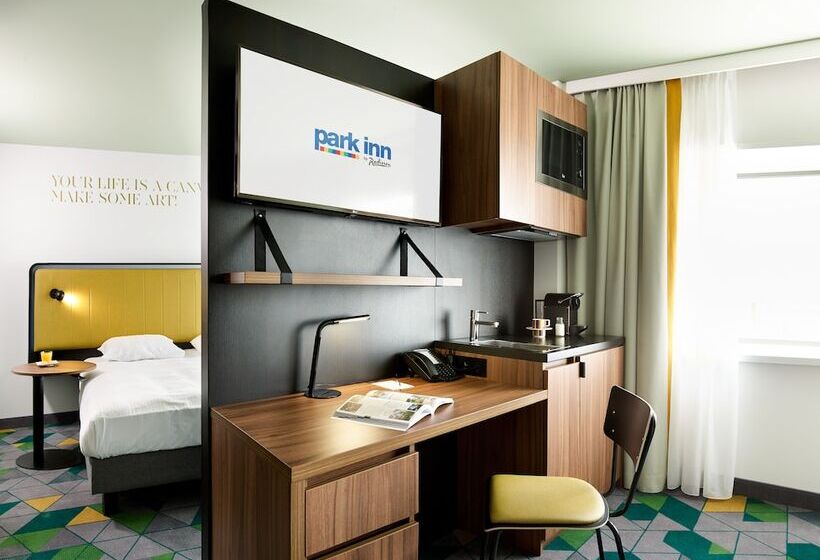 جناح جونيور, Park Inn By Radisson Hasselt