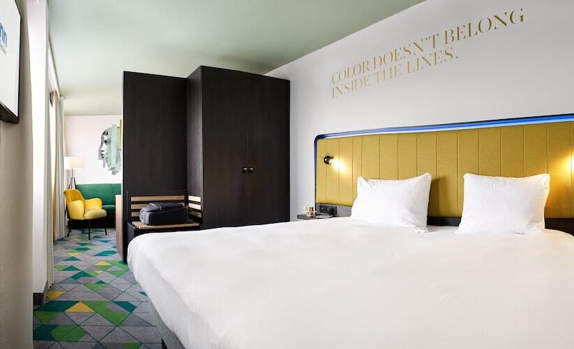 جناح جونيور, Park Inn By Radisson Hasselt