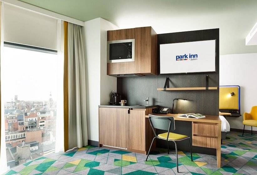 جناح جونيور, Park Inn By Radisson Hasselt