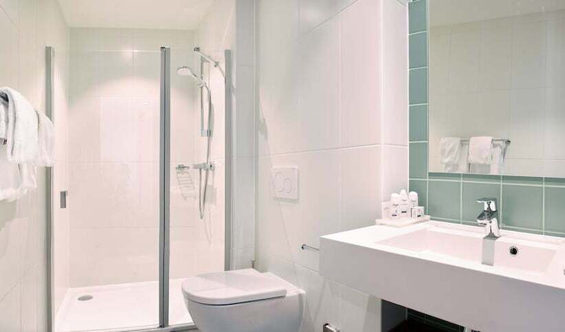 جناح جونيور, Park Inn By Radisson Hasselt