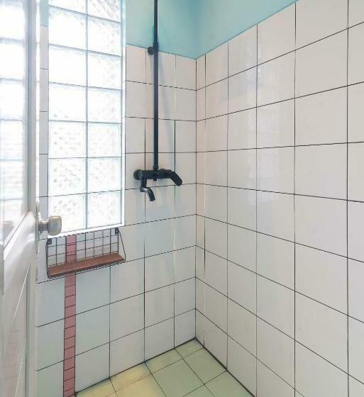חדר סטנדרט חדר אמבטיה משותף, Wonderloft Hostel Kota Tua