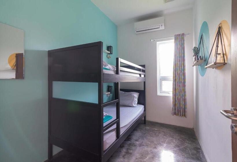 חדר אקונומי, Wonderloft Hostel Kota Tua