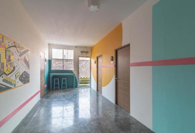 חדר אקונומי, Wonderloft Hostel Kota Tua