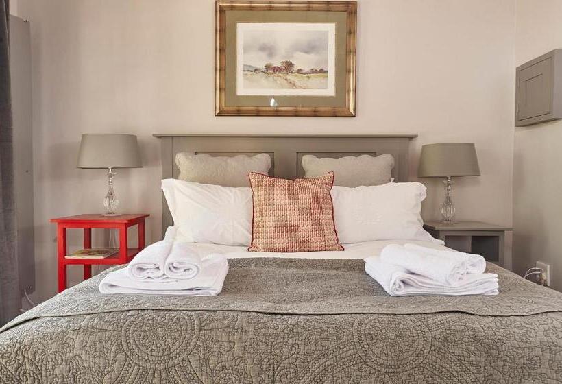 غرفة قياسية, Highland Quarters