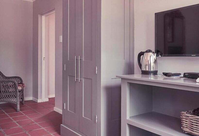 غرفة قياسية, Highland Quarters