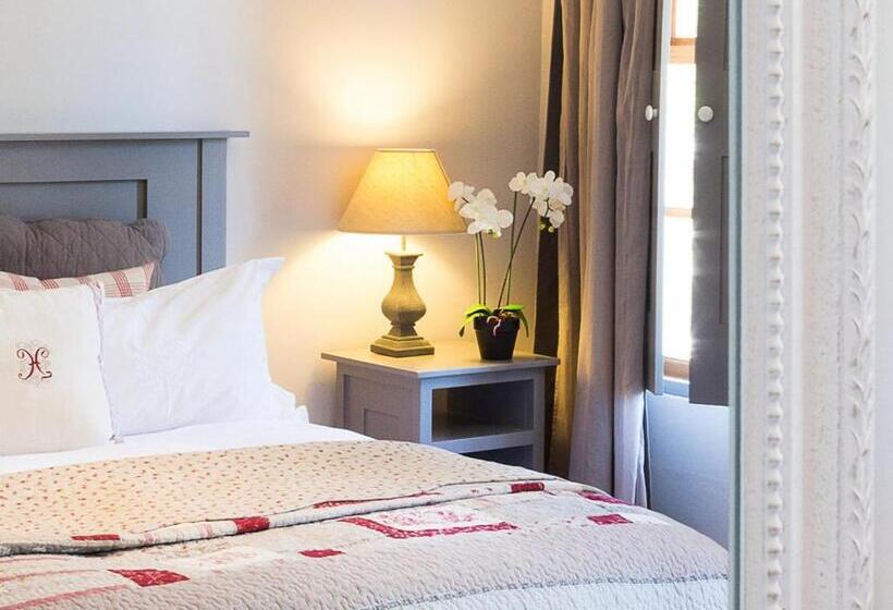 غرفة قياسية, Highland Quarters