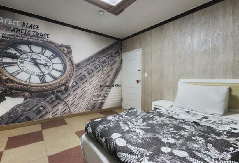 חדר סטנדרט, Dream Of City Motel