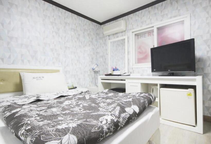 חדר סטנדרט, Dream Of City Motel