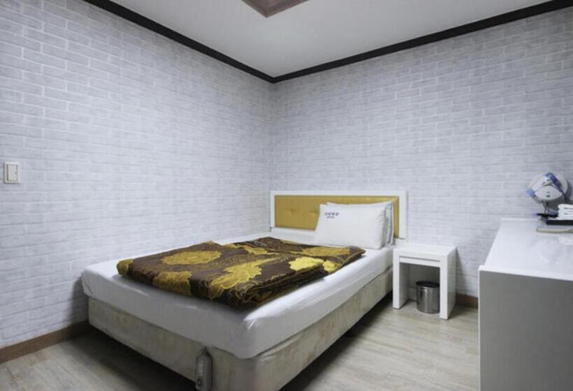 חדר סטנדרט, Dream Of City Motel