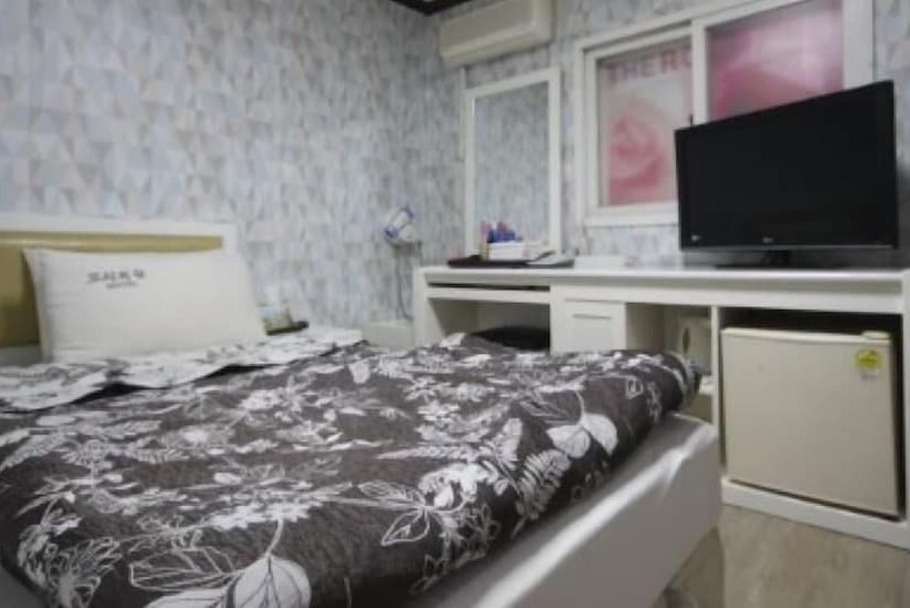 חדר סטנדרט, Dream Of City Motel