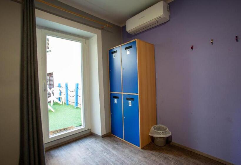 Pokój Czteroosobowy Standard, Hostel Adriatic Piran