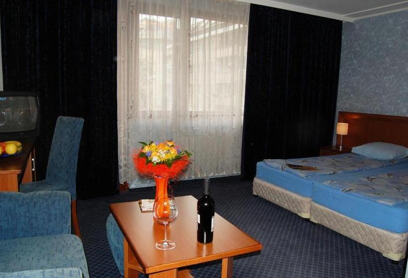 商务房间, Kibella