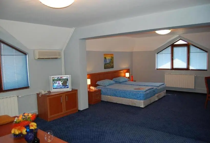 2 Szobás Suite, Kibella