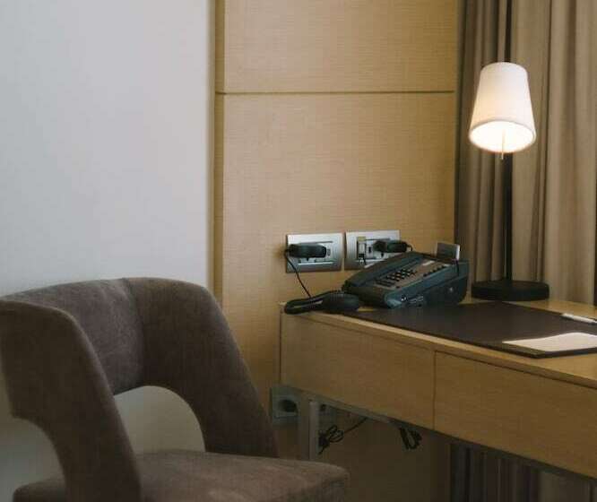 اتاق لوکس, Seda Vertis North