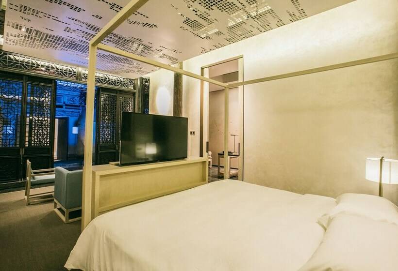 Номер Стандарт, The Emperor Suzhou