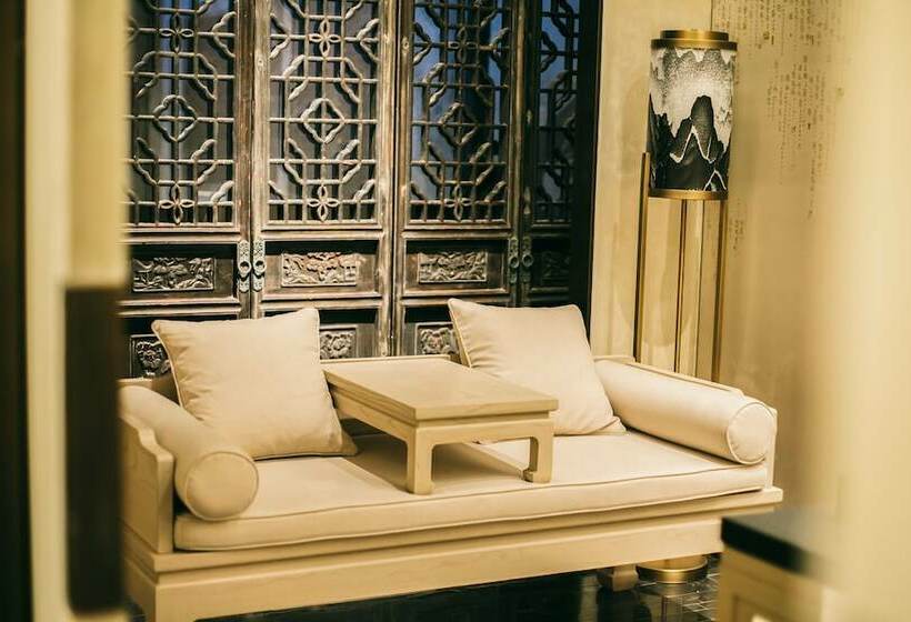 Номер Стандарт, The Emperor Suzhou