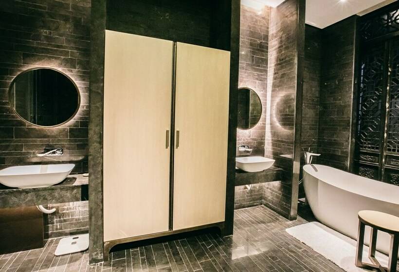 Номер Стандарт, The Emperor Suzhou