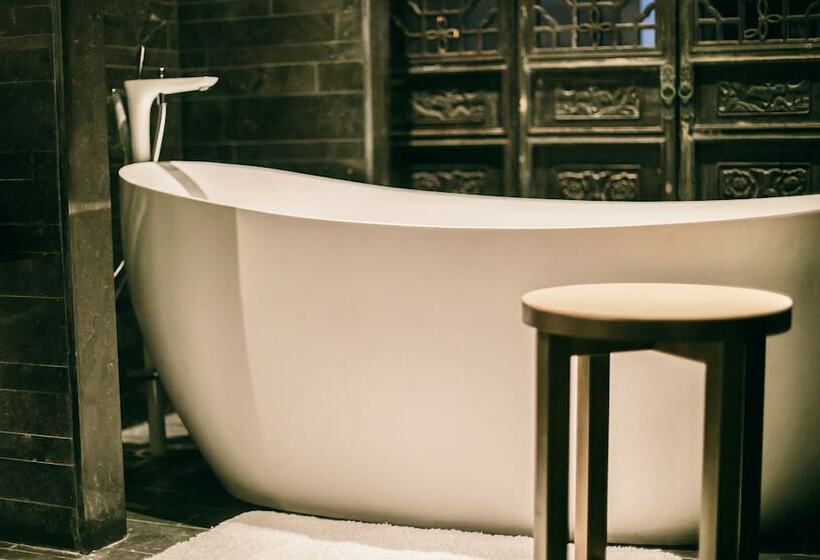 Номер Стандарт, The Emperor Suzhou